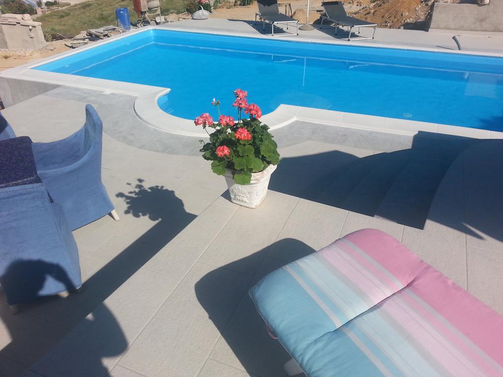 Apartments Ivita Паг Екстер'єр фото
