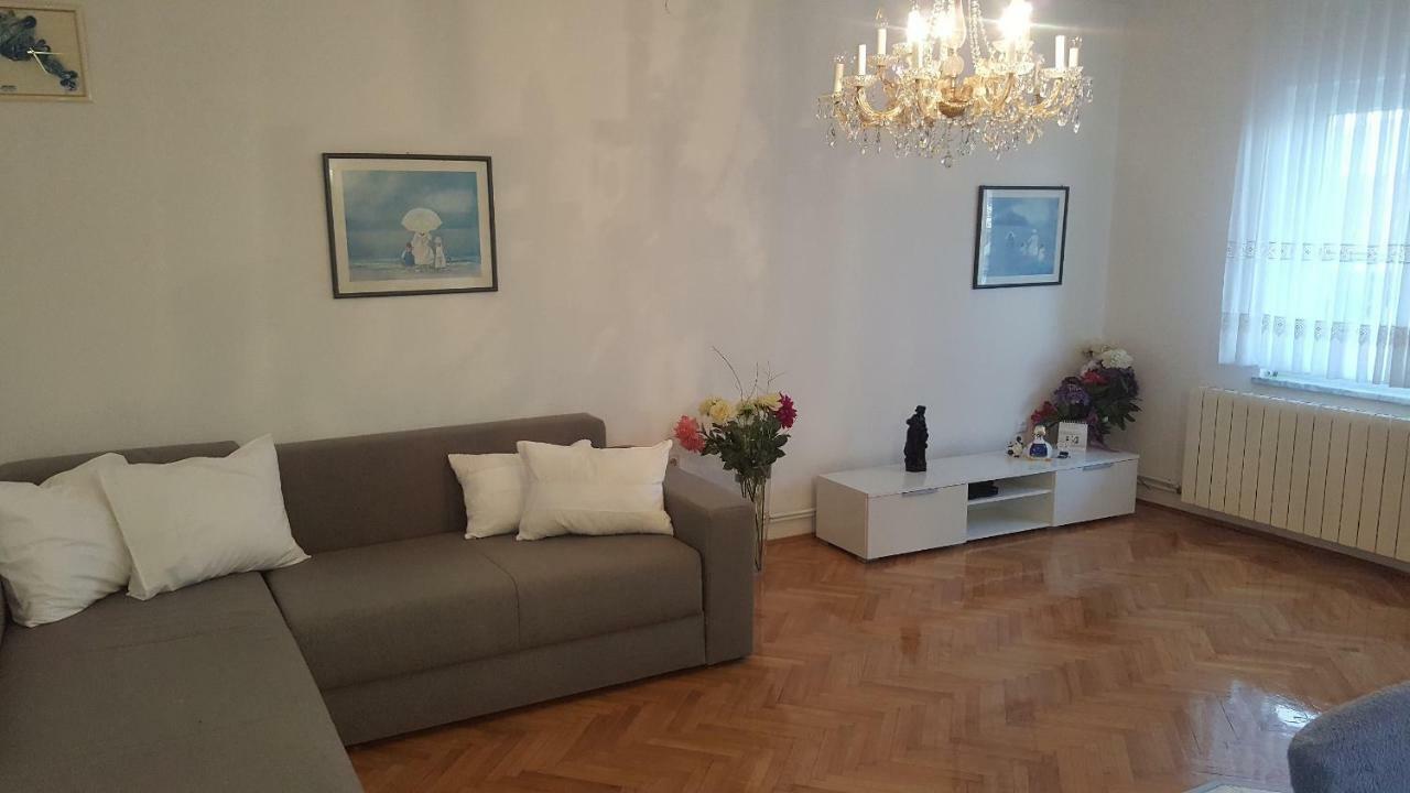 Apartments Ivita Паг Екстер'єр фото